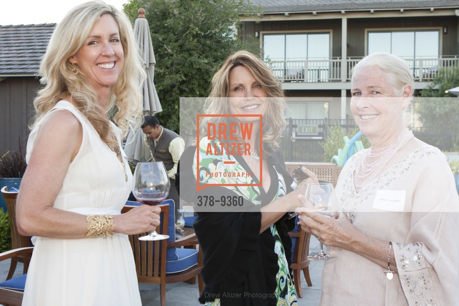 Kristin Davis, Carole Kraft-Edwards, Alden Corrigan, Photo #378-9360