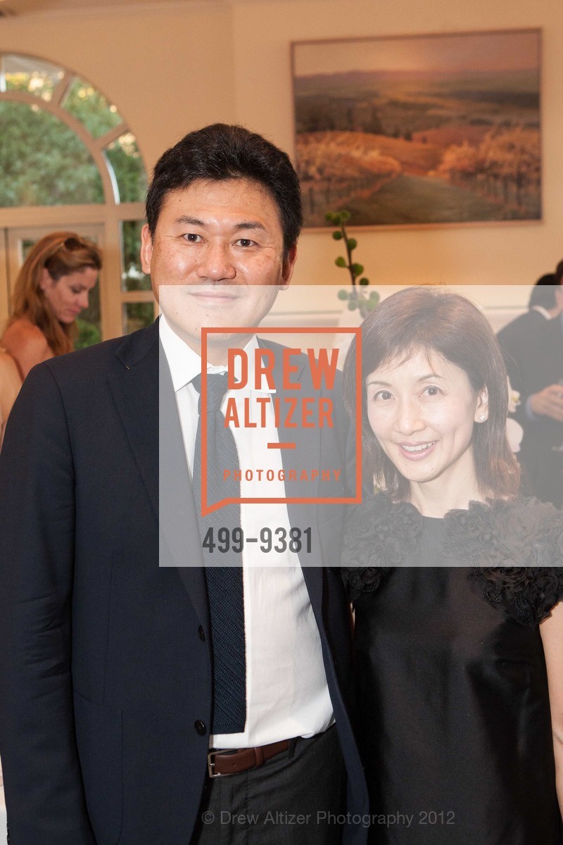 Hiroshi Mikitani, Haruko Mikitani, Photo #499-9381