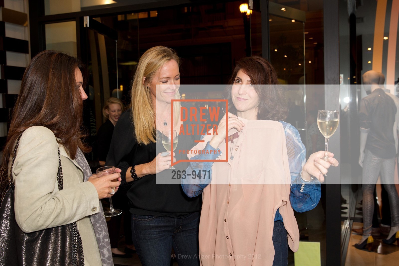Julie Ledbetter, Mara Ferraro, Denim & Diamonds Event at 7 For All Mankind, US, October 30th, 2012, Photo #263-9471 Julie Ledbetter, Mara Ferraro, Photo #263-9471