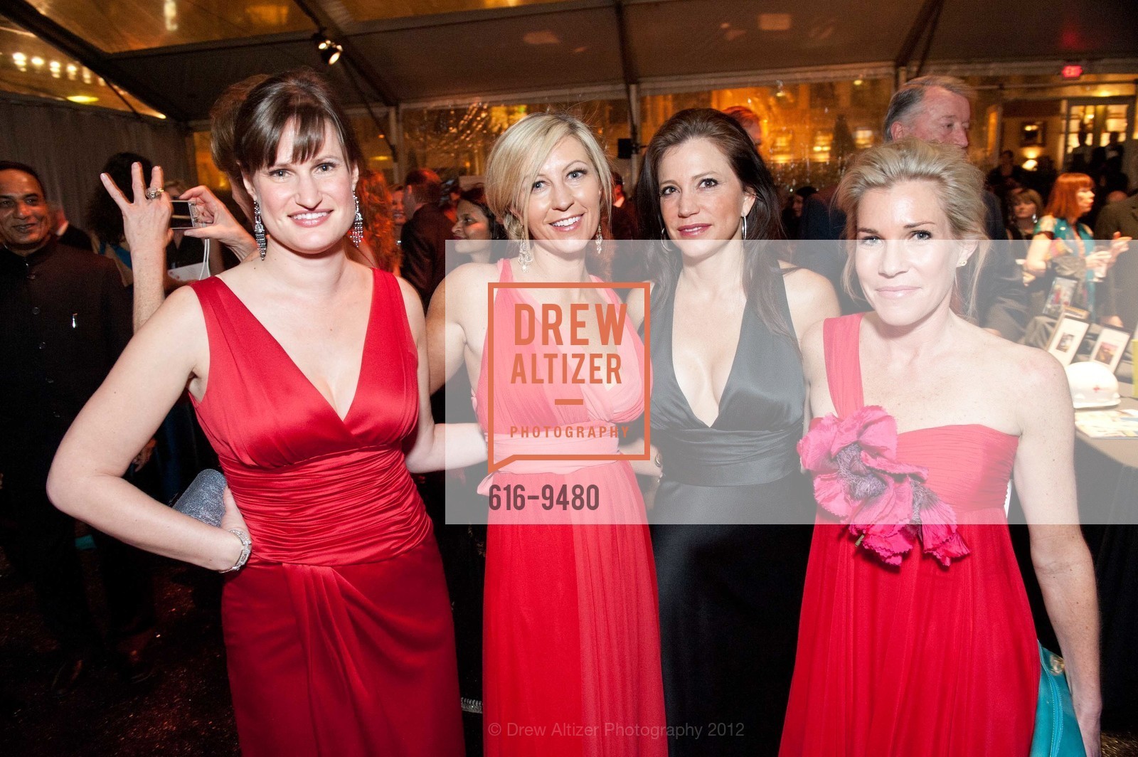 Carol Morganstern, Laura Bass, Xochitl Hensley, Stephanie Cannell, 2012 RED CROSS GALA in Union Square, US, March 1st, 2012, Photo #616-9480 Carol Morganstern, Laura Bass, Xochitl Hensley, Stephanie Cannell, Photo #616-9480