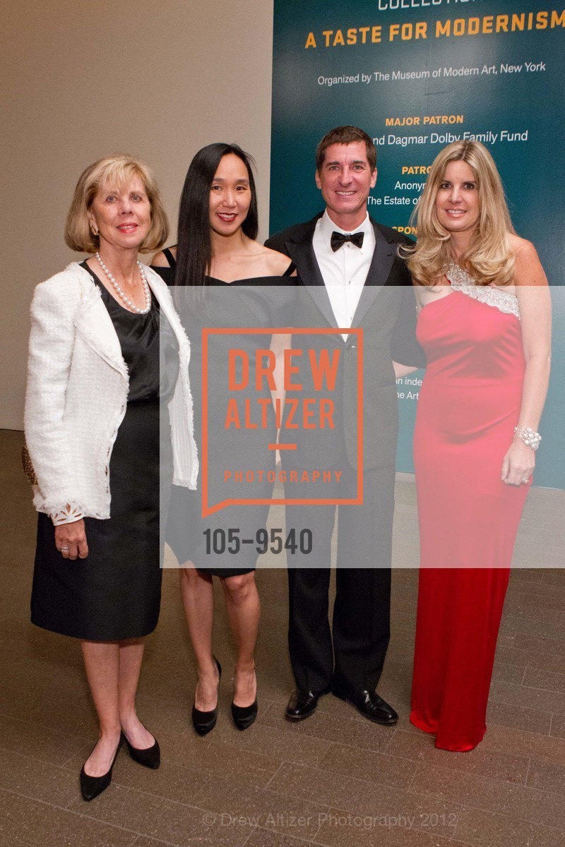 Betty Devitt, Carolyn Chang, Patrick King, Suzanne Levit, William S. Paley Collection: A Taste for Modernism Opening Dinner at the DE YOUNG MUSEUM, de Young Museum. 50 Hagiwara Tea Garden Drive, September 12th, 2012, Photo #105-9540 Betty Devitt, Carolyn Chang, Patrick King, Suzanne Levit, Photo #105-9540