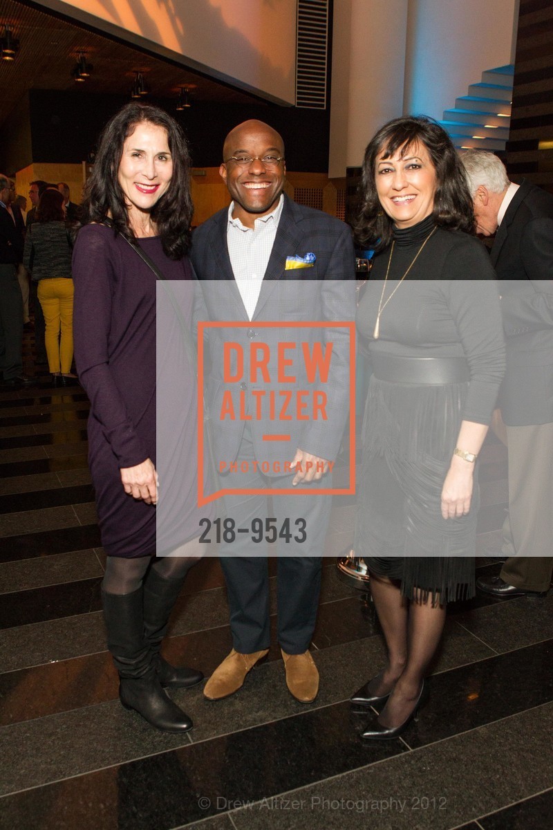Victoria Hendler, Marcus Keller, Linda Kohler, Jasper Johns and Jay DeFeo Opening Reception at SFMOMA, US, October 30th, 2012, Photo #218-9543 Victoria Hendler, Marcus Keller, Linda Kohler, Photo #218-9543