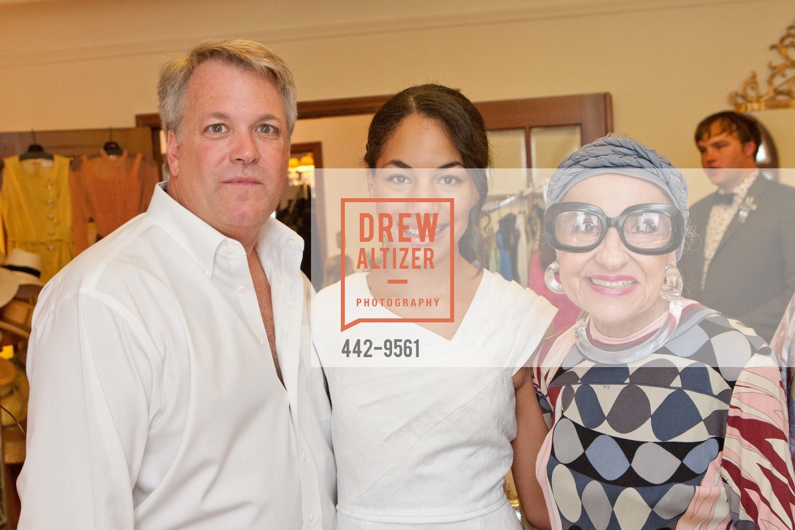 Wes Carroll, Joyce Bianchi, Joy Venturini Bianchi, HELPERS HOUSE of Couture Fashions and Faux Jewelry Collection of Grande Dame and Her Daughter, US, July 1st, 2012, Photo #442-9561 Wes Carroll, Joyce Bianchi, Joy Venturini Bianchi, Photo #442-9561
