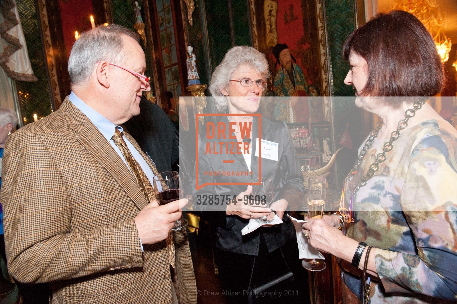 David Reynolds, Lene Sivik, Colleen Buckley Reynolds, Cocktail Reception at HANNA BOY'S CENTER, US, November 2nd, 2011, Photo #3285754-9608 David Reynolds, Lene Sivik, Colleen Buckley Reynolds, Photo #3285754-9608