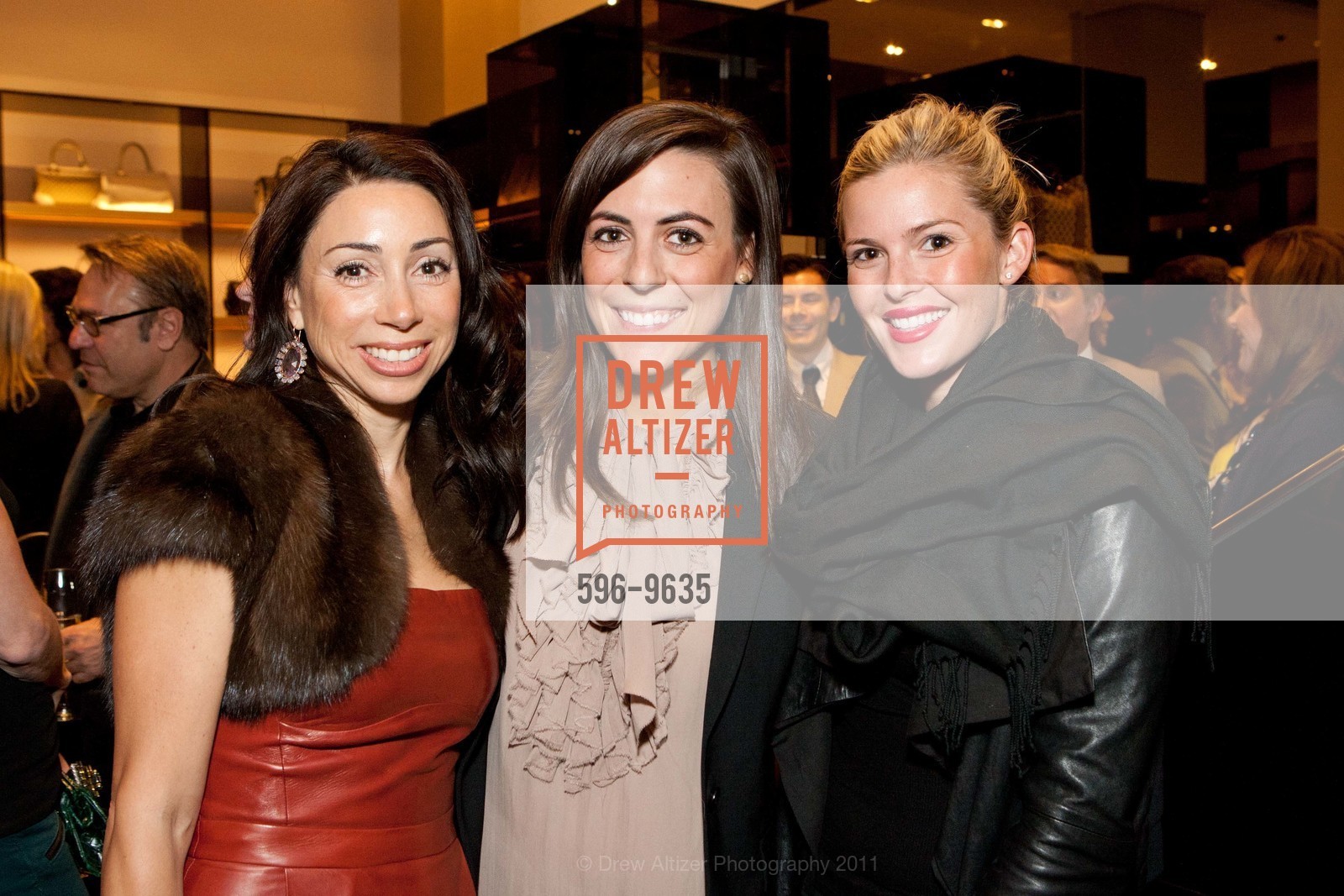 Gina Peterson, Jessica Holzman, Jennifer Pelino, GUCCI Artisan Corner, US, November 2nd, 2011, Photo #596-9635 Gina Peterson, Jessica Holzman, Jennifer Pelino, Photo #596-9635