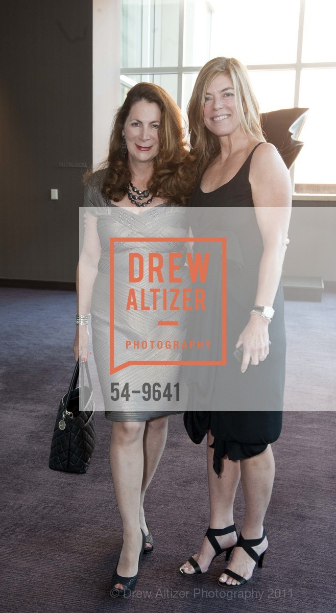 Patricia Ferrin Loucks, Leslie Mastoris, BRAVO! Club's Sneak Peek with General Director DAVID GOCKLEY and the ADLER FELLOWS, US, May 20th, 2011, Photo #54-9641 Patricia Ferrin Loucks, Leslie Mastoris, Photo #54-9641