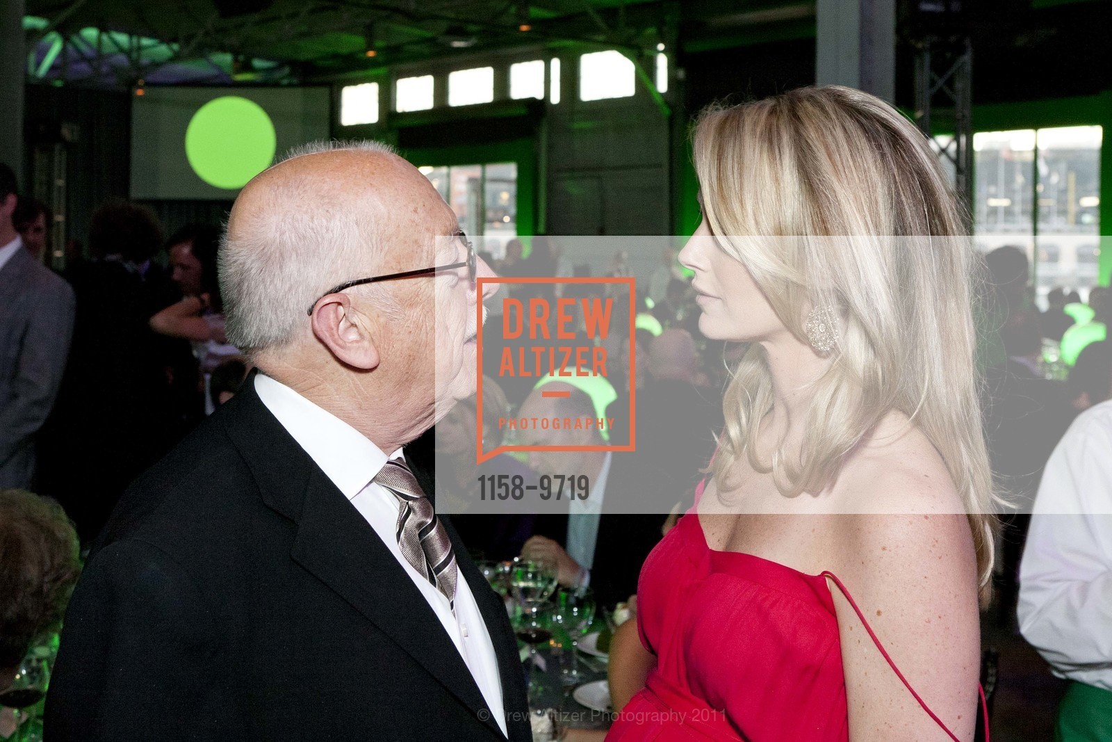 Wilkes Bashford, Jennifer Siebel Newsom, Major General Mike Myatt, 2011 TIPPING POINT Gala, US, May 20th, 2011, Photo #1158-9719 Wilkes Bashford, Jennifer Siebel Newsom, Major General Mike Myatt, Photo #1158-9719