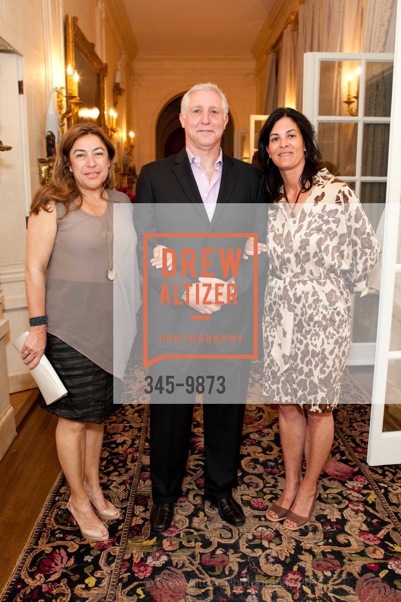 Claudia Gutman, Alicia Nogales, GORDON AND ANN GETTY Host Argentina Winemaker NICOLAS CATENA and Vino Argentino Book Party, US, May 24th, 2011, Photo #345-9873 Claudia Gutman, Alicia Nogales, Photo #345-9873