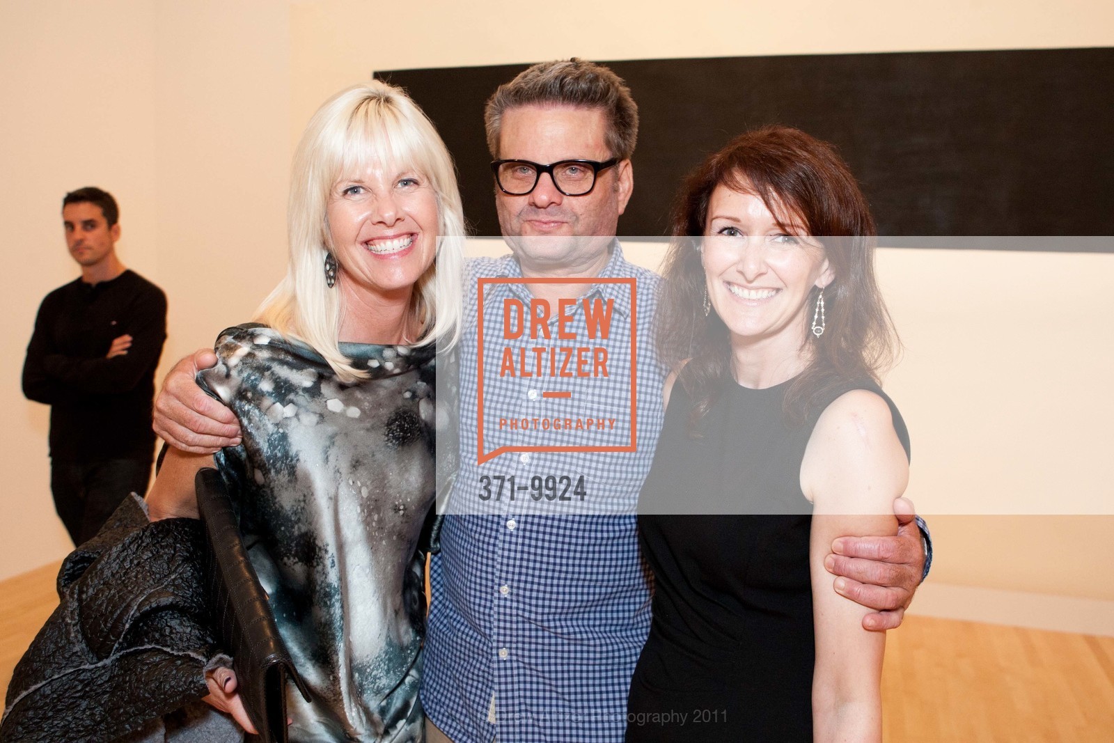 Britta Campbell, Stig Kreps, Katy Galli, Richard Serra Opening at SFMOMA, US, October 12th, 2011, Photo #371-9924 Britta Campbell, Stig Kreps, Katy Galli, Photo #371-9924