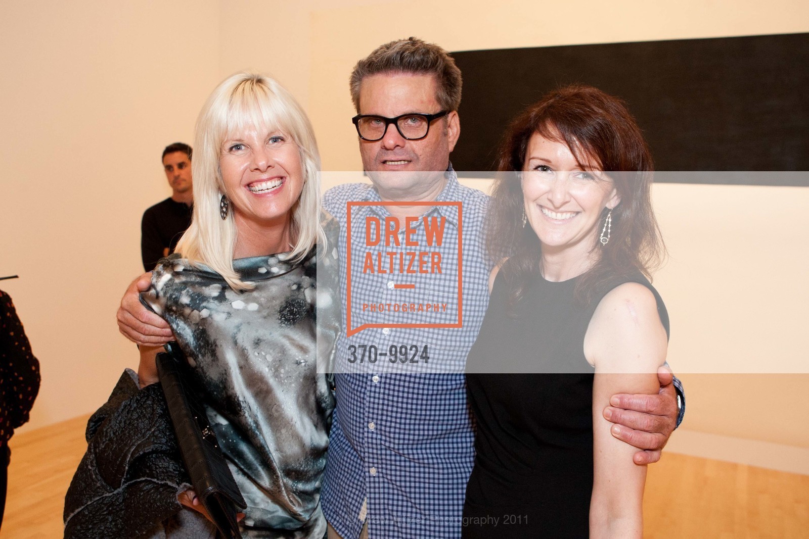 Britta Campbell, Stig Kreps, Katy Galli, Richard Serra Opening at SFMOMA, US, October 12th, 2011, Photo #370-9924 Britta Campbell, Stig Kreps, Katy Galli, Photo #370-9924