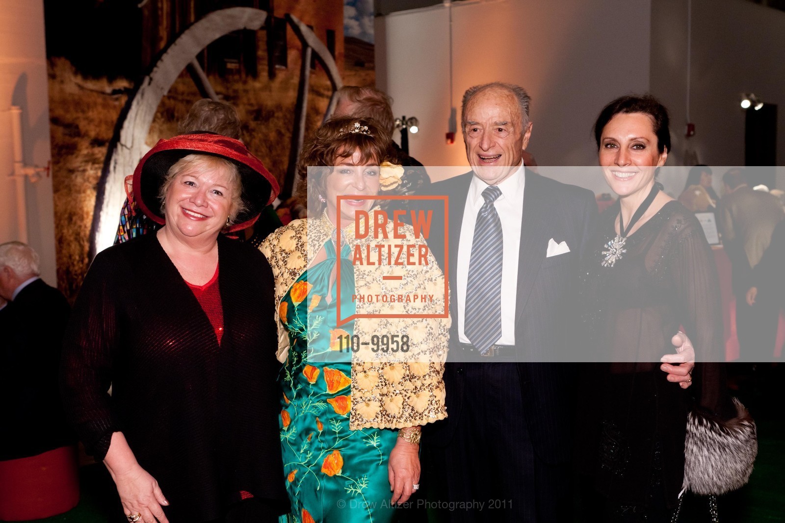 Jan Wahl, Donna Huggins, Fred Hirth, Clara Shayevich, CALIFORNIA STATE PARKS FOUNDATION Celebrates Golden Poppy Gala 2010: "An Evening in the State Parks", US, January 23rd, 2011, Photo #110-9958 Jan Wahl, Donna Huggins, Fred Hirth, Clara Shayevich, Photo #110-9958
