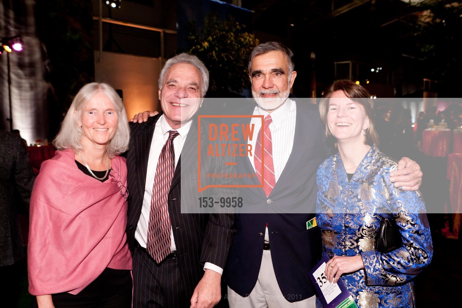 Peggy Karp, Peter Weiner, John Leshy, Sylvia Quast, CALIFORNIA STATE PARKS FOUNDATION Celebrates Golden Poppy Gala 2010: "An Evening in the State Parks", US, January 23rd, 2011, Photo #153-9958 Peggy Karp, Peter Weiner, John Leshy, Sylvia Quast, Photo #153-9958