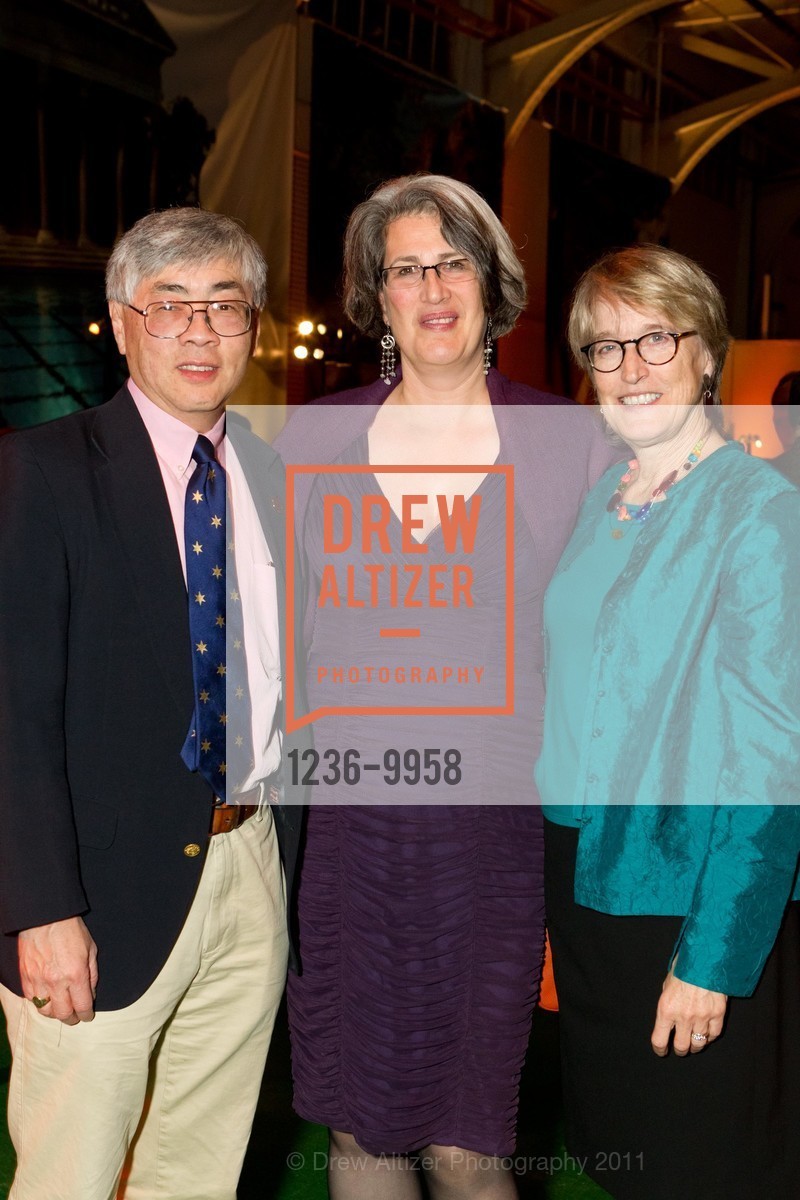 Buck Gee, Elizabeth Goldstein, Mary Hackenbracht, CALIFORNIA STATE PARKS FOUNDATION Celebrates Golden Poppy Gala 2010: "An Evening in the State Parks", US, January 23rd, 2011, Photo #1236-9958 Buck Gee, Elizabeth Goldstein, Mary Hackenbracht, Photo #1236-9958