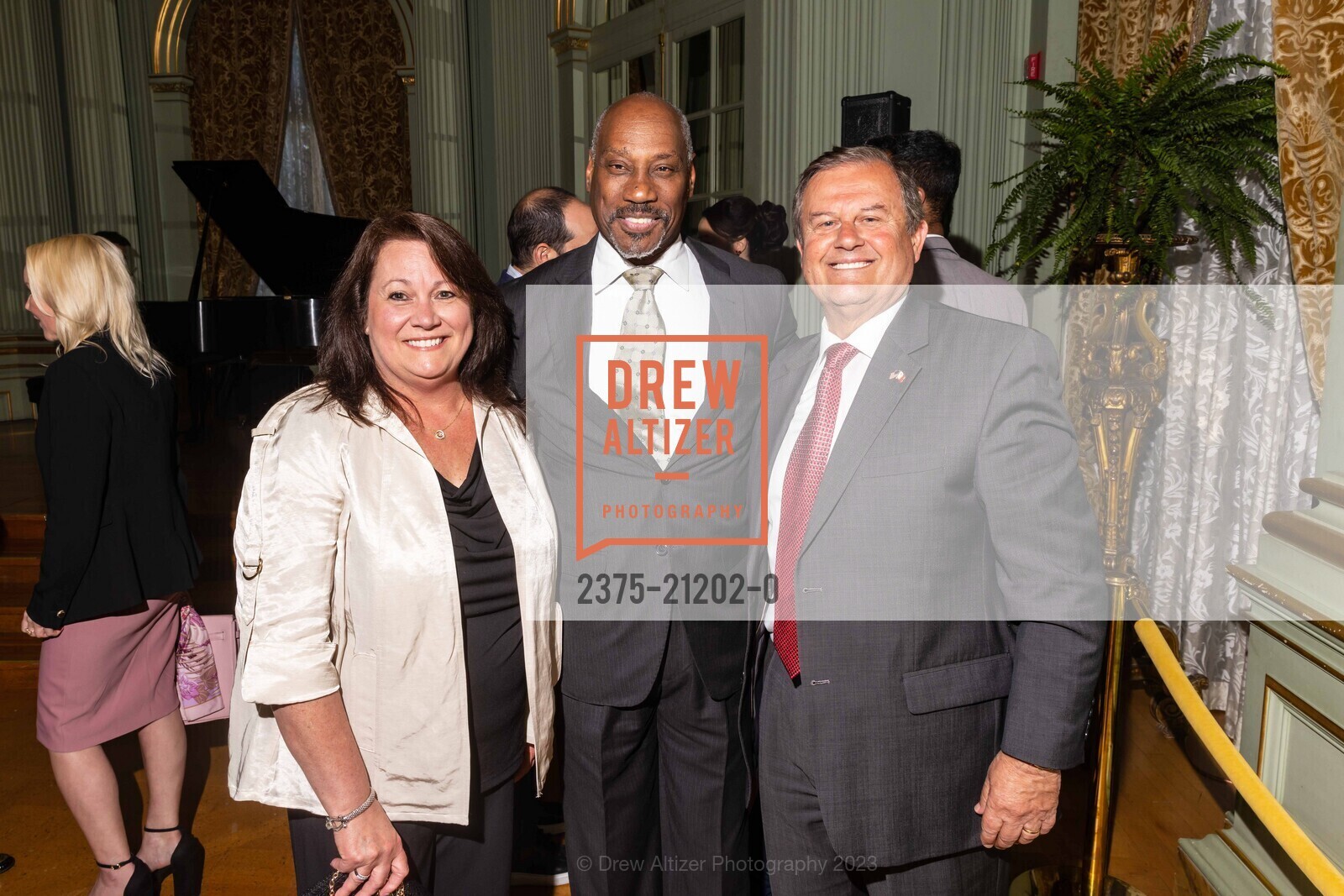 Lillian Vella, Gentry Smith, Silicon Valley Office of Protocol Spring Reception, Filoli Historic House & Garden @ 86 Cañada Rd, Woodside, CA 94062 US. Filoli Historic House & Garden @ 86 Cañada Rd, Woodside, CA 94062 US, May 10th, 2023, Photo #2375-21202-0 Lillian Vella, Gentry Smith, Photo #2375-21202-0