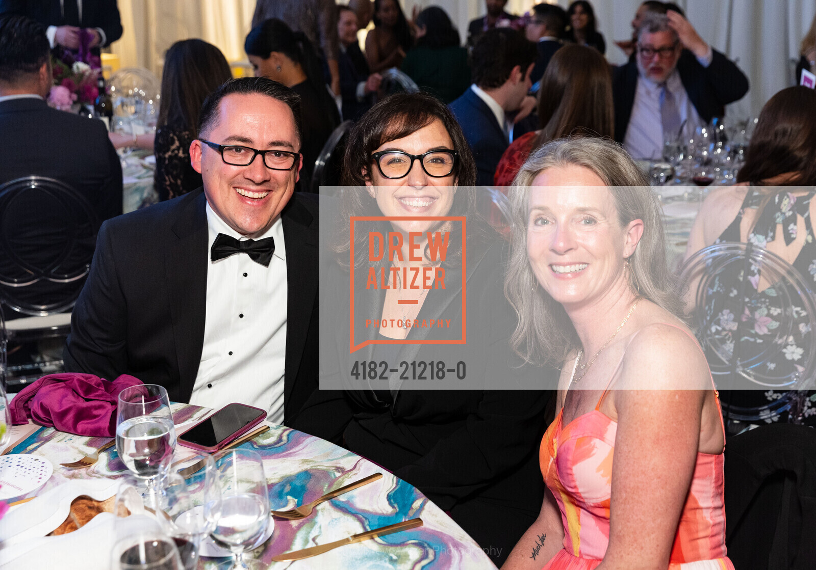 Sean Kelly, Christy Kelly, Kim Young, CommonSpirit's Humankindness Gala 2023, San Francisco. San Francisco, Photo #4182-21218-0 Sean Kelly, Christy Kelly, Kim Young, Photo #4182-21218-0