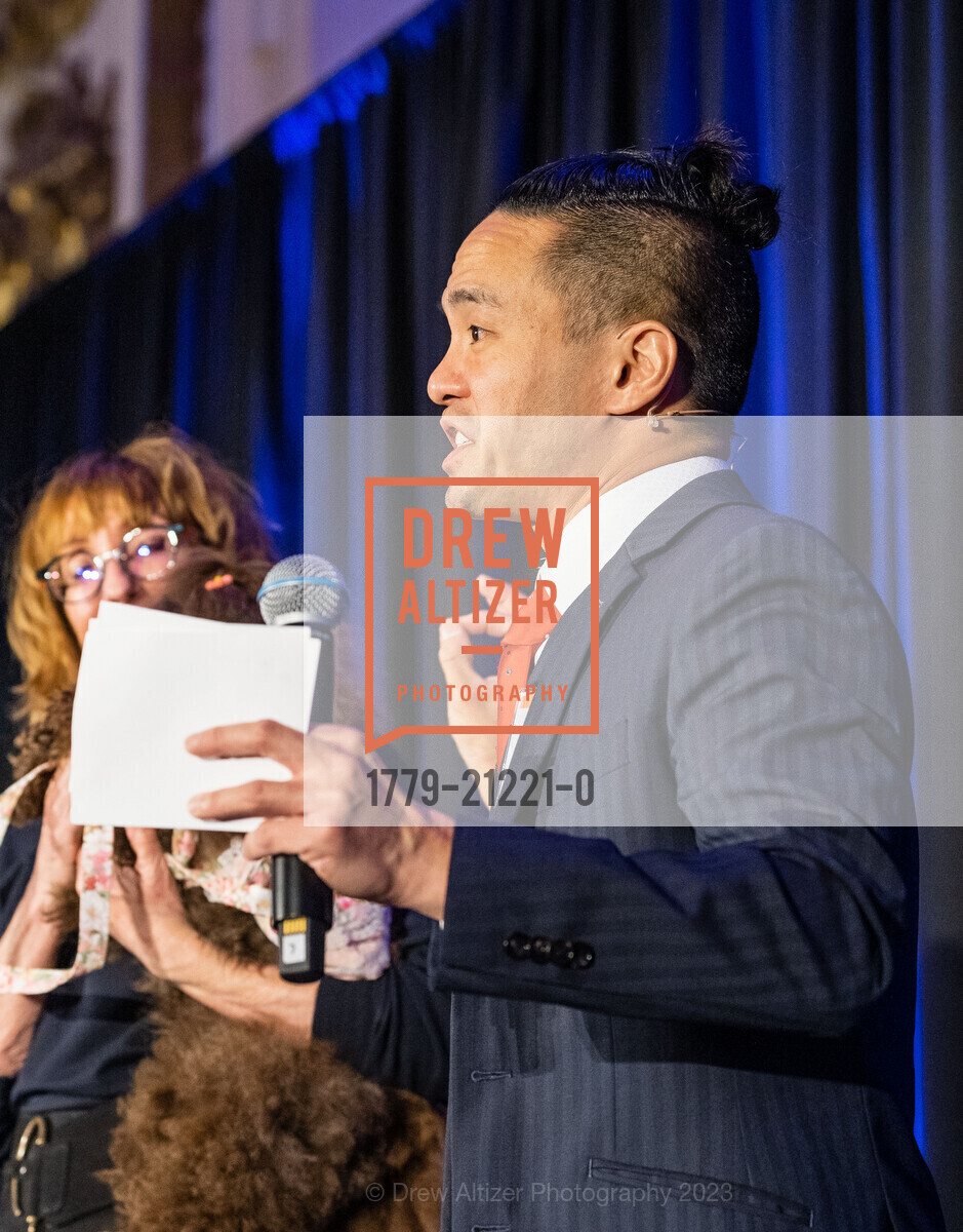 Leigh Paige, Chloe, Calvin Kai Ku, Shanti Project/ PAWS Petchitecture 2023, Hotel Fairmont San Francisco @ 950 Mason St, SF, CA 94108 US. Hotel Fairmont San Francisco @ 950 Mason St, SF, CA 94108 US, May 18th, 2023, Photo #1779-21221-0 Leigh Paige, Chloe, Calvin Kai Ku, Photo #1779-21221-0