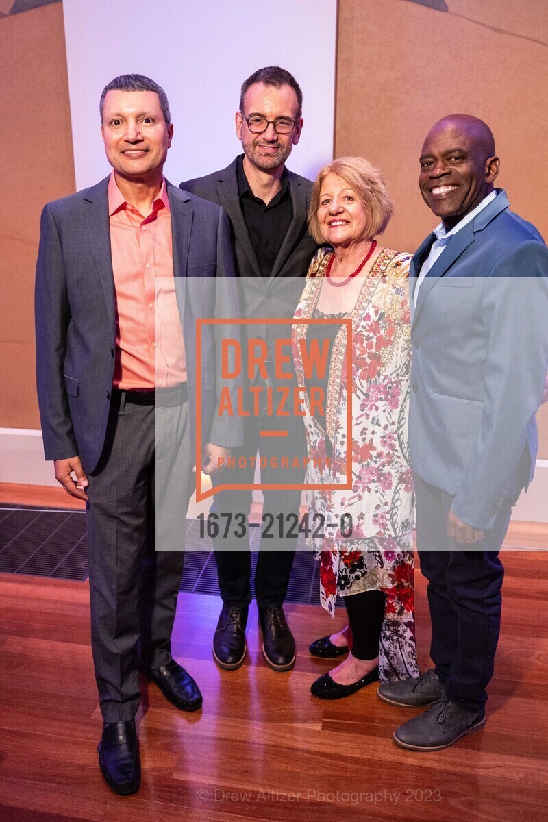 Dale Williams, Daniel Ewald, Karen Mohr, David Brumble, Bouquets to Art Opening Night 2023, de Young Museum @ 50 Hagiwara Tea Garden Dr, SF, CA 94118 US. de Young Museum @ 50 Hagiwara Tea Garden Dr, SF, CA 94118 US, June 5th, 2023, Photo #1673-21242-0 Dale Williams, Daniel Ewald, Karen Mohr, David Brumble, Photo #1673-21242-0