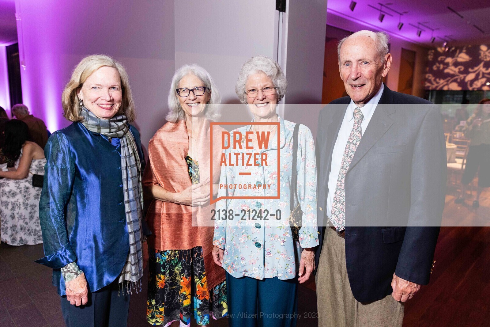 Lauren Hicks, Sharon Wells, Sandra Bessières, Alan Hicks, Bouquets to Art Opening Night 2023, de Young Museum @ 50 Hagiwara Tea Garden Dr, SF, CA 94118 US. de Young Museum @ 50 Hagiwara Tea Garden Dr, SF, CA 94118 US, June 5th, 2023, Photo #2138-21242-0 Lauren Hicks, Sharon Wells, Sandra Bessières, Alan Hicks, Photo #2138-21242-0