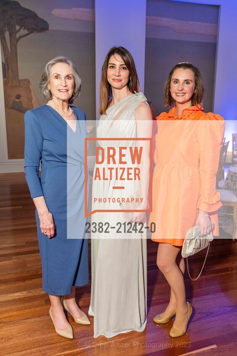 Pat Hart, Lara McKee, Andrea Cunningham, Bouquets to Art Opening Night 2023, de Young Museum @ 50 Hagiwara Tea Garden Dr, SF, CA 94118 US. de Young Museum @ 50 Hagiwara Tea Garden Dr, SF, CA 94118 US, June 5th, 2023, Photo #2382-21242-0 Pat Hart, Lara McKee, Andrea Cunningham, Photo #2382-21242-0