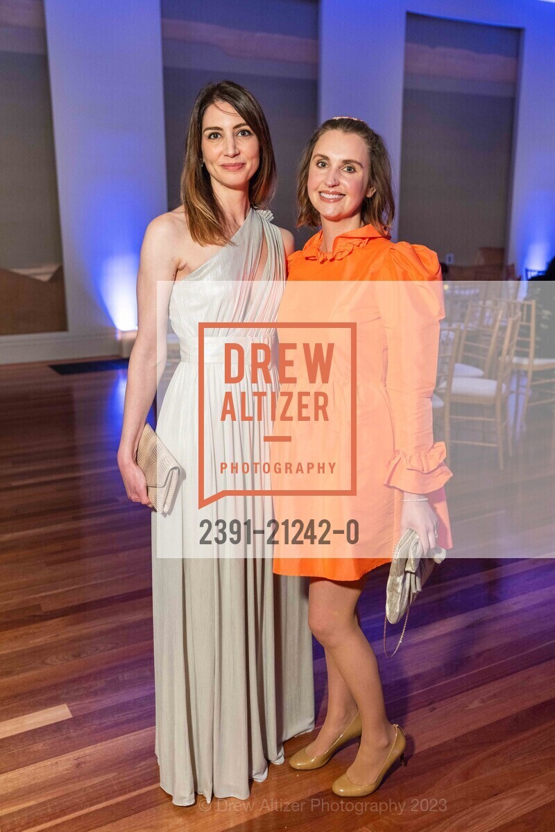 Lara McKee, Andrea Cunningham, Bouquets to Art Opening Night 2023, de Young Museum @ 50 Hagiwara Tea Garden Dr, SF, CA 94118 US. de Young Museum @ 50 Hagiwara Tea Garden Dr, SF, CA 94118 US, June 5th, 2023, Photo #2391-21242-0 Lara McKee, Andrea Cunningham, Photo #2391-21242-0