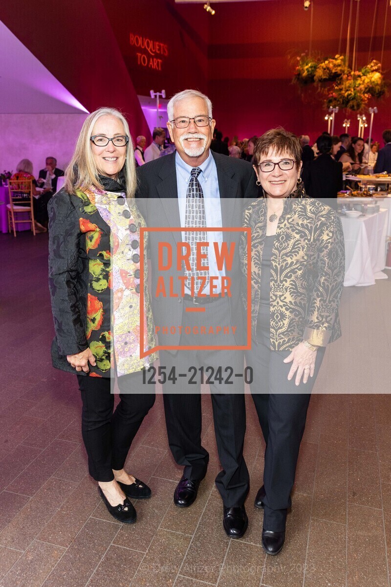 Josie McGann, John Bair, Elaine Clippert, Bouquets to Art Opening Night 2023, de Young Museum @ 50 Hagiwara Tea Garden Dr, SF, CA 94118 US. de Young Museum @ 50 Hagiwara Tea Garden Dr, SF, CA 94118 US, June 5th, 2023, Photo #1254-21242-0 Josie McGann, John Bair, Elaine Clippert, Photo #1254-21242-0