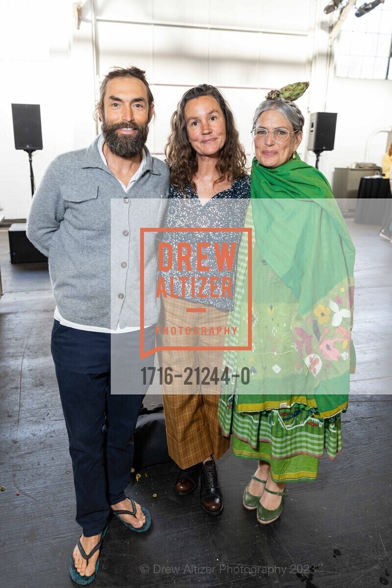 Jessie Smith, Jennifer Serdy, Headlands Center for the Arts' 16th Annual Benefit Art Auction 2023, Festival Pavilion @ 38 Fort Mason, SF, CA 94123 US. Festival Pavilion @ 38 Fort Mason, SF, CA 94123 US, June 6th, 2023, Photo #1716-21244-0 Jessie Smith, Jennifer Serdy, Photo #1716-21244-0