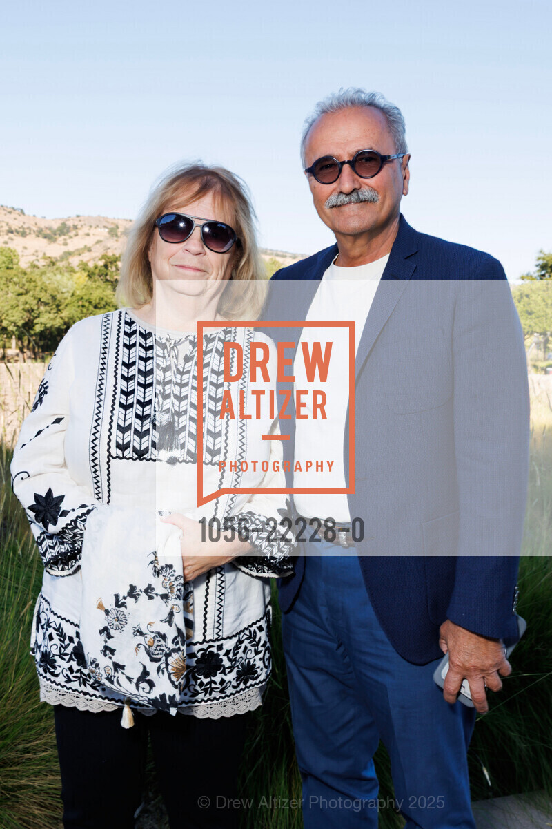 Theresa Kepic, Frank Naeymi-Rad, Photo #1056-22228-0